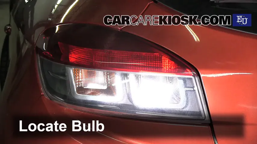 2009 Renault Megane Privilege dCi 1.5L 4 Cyl. Turbo Diesel Lights Reverse Light (replace bulb)